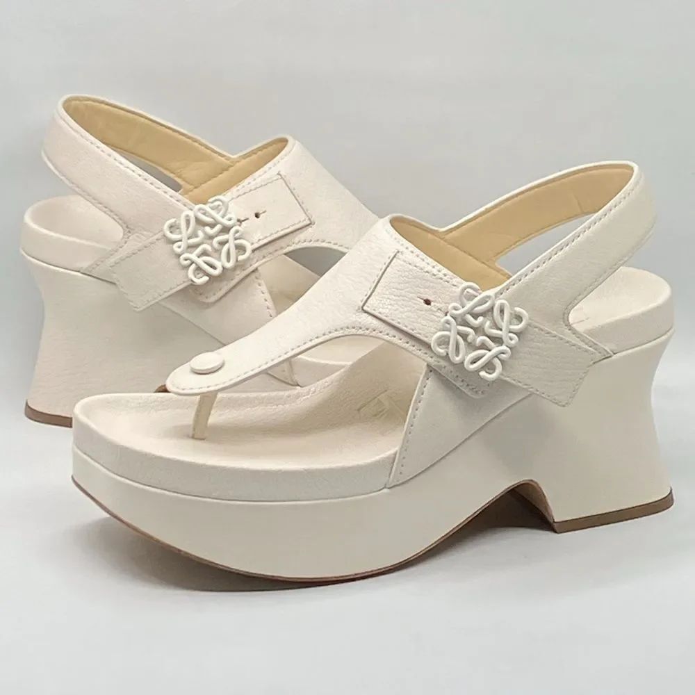 Loewe Ease leather platform thong sandals size 38